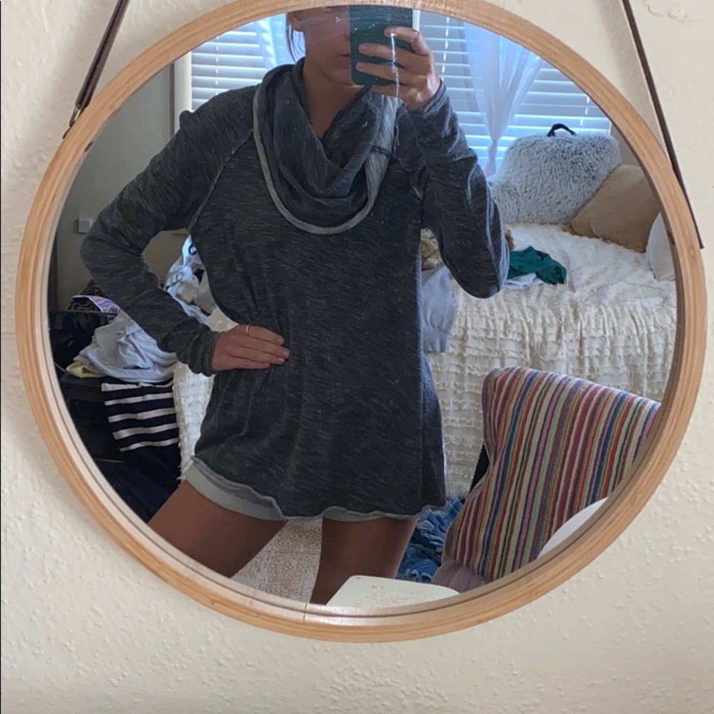 FREE PEOPLE SWEATER